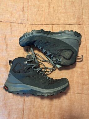 Salomon Women’s GTX Mid Goretex Hiking Boots